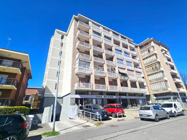 appartamento in vendita a Collegno in zona Leumann