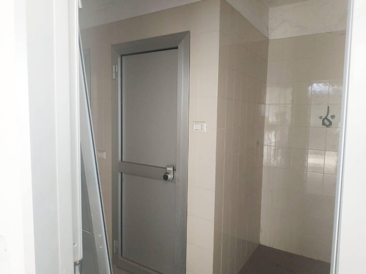 capannone in vendita a Collegno in zona Savonera