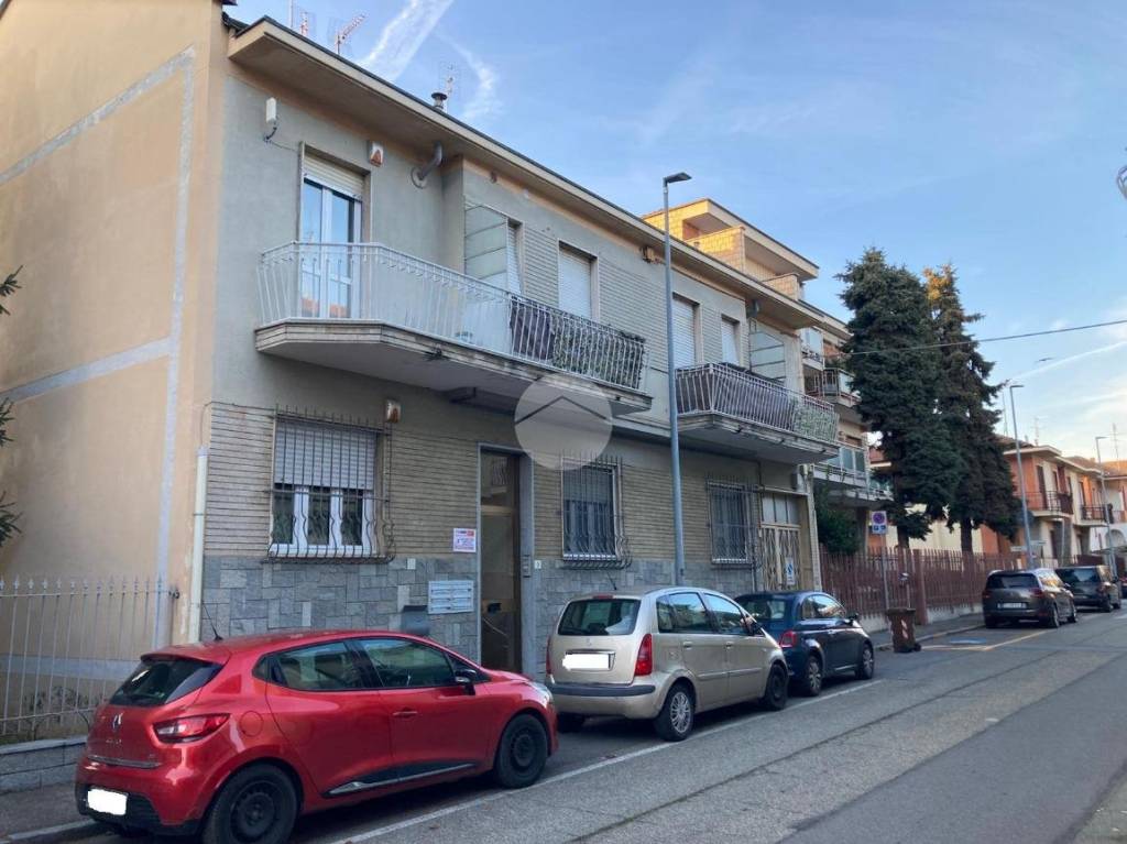 appartamento in vendita a Collegno in zona Leumann
