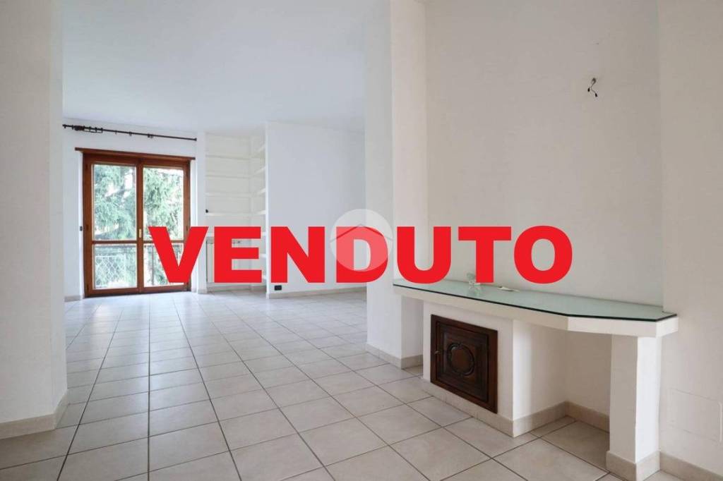 appartamento in vendita a Collegno in zona Leumann
