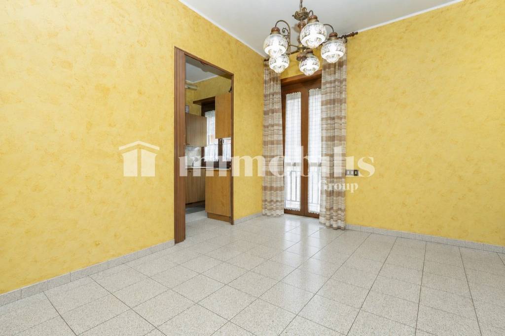 appartamento in vendita a Collegno in zona Leumann