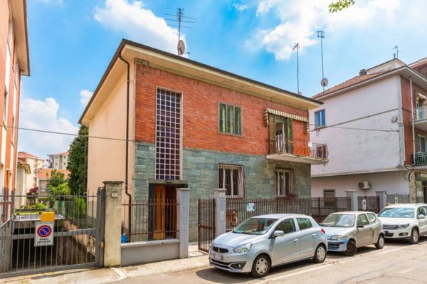 casa indipendente in vendita a Collegno in zona Leumann