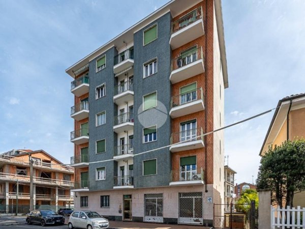 appartamento in vendita a Collegno in zona Leumann
