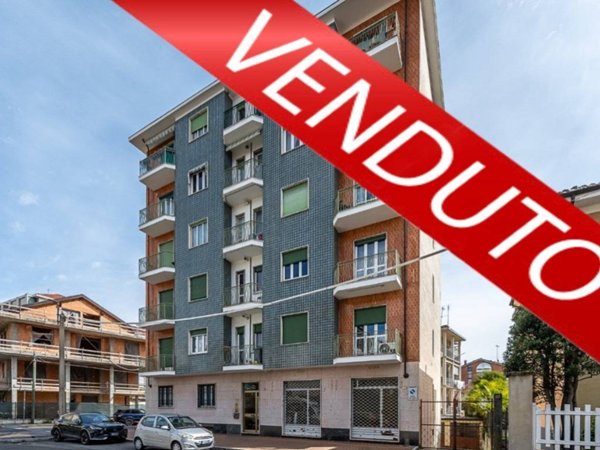 appartamento in vendita a Collegno in zona Leumann