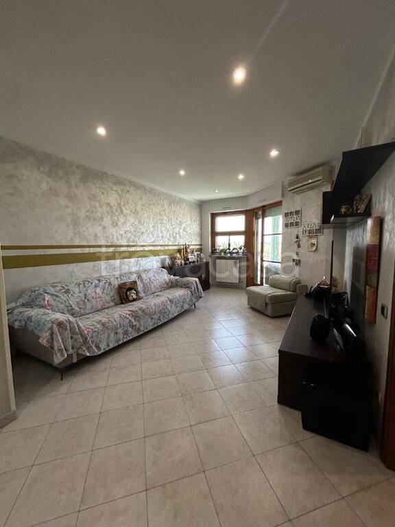 appartamento in vendita a Collegno in zona Savonera