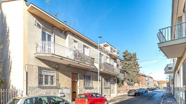 appartamento in vendita a Collegno in zona Leumann