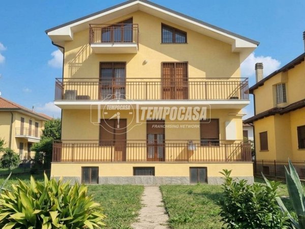 appartamento in vendita a Collegno in zona Leumann
