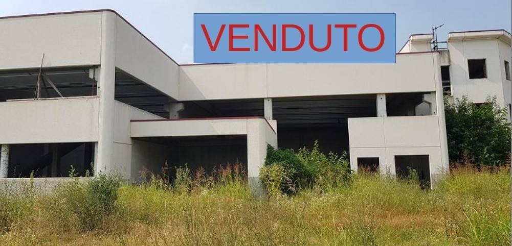 capannone in vendita a Collegno in zona Savonera