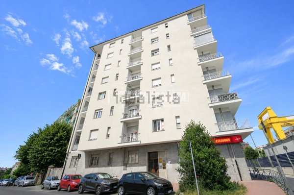 appartamento in vendita a Collegno in zona Leumann