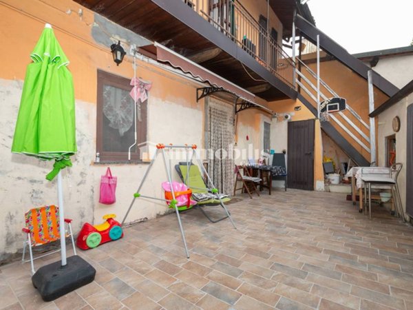 casa indipendente in vendita a Collegno in zona Savonera