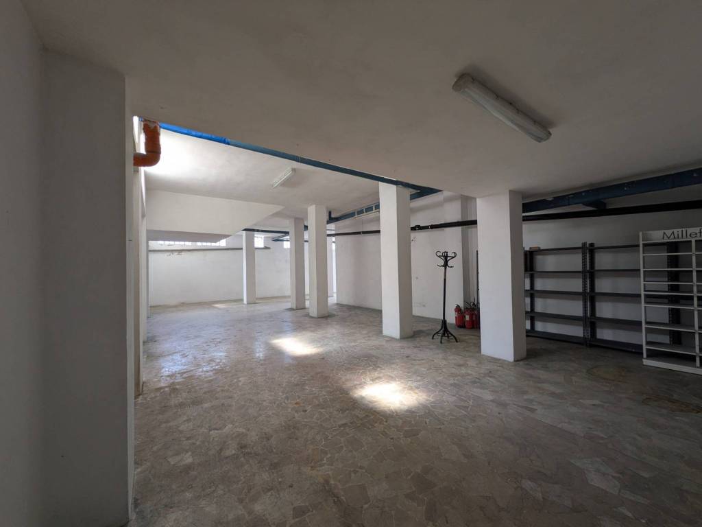locale commerciale in vendita a Collegno
