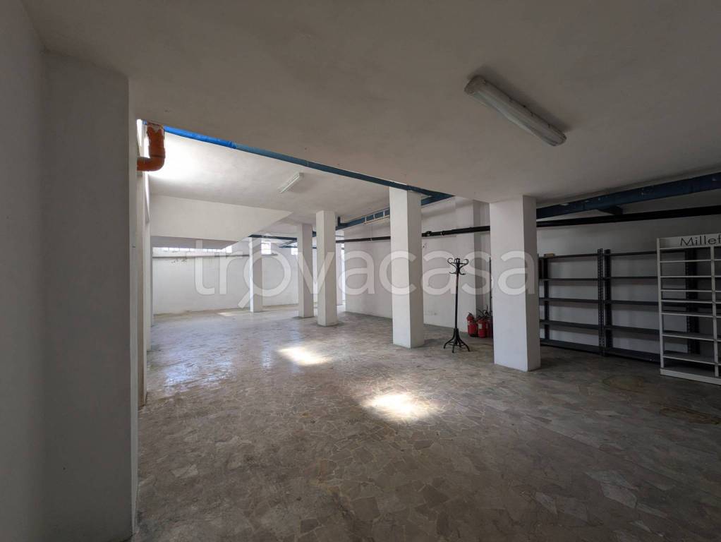 locale commerciale in vendita a Collegno