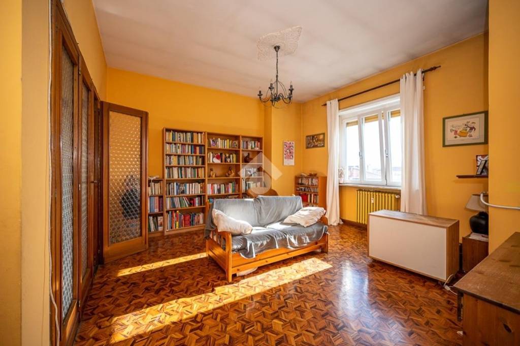 appartamento in vendita a Collegno in zona Leumann