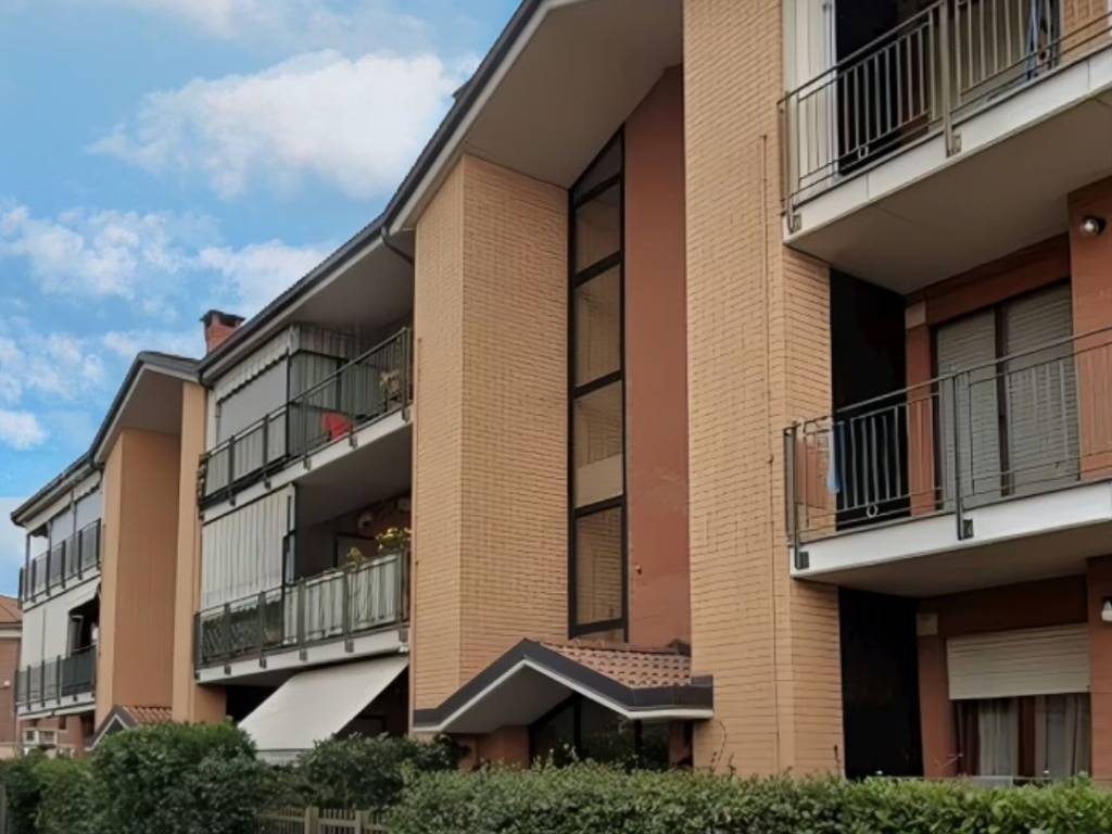 appartamento in vendita a Collegno in zona Leumann