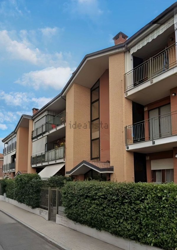 appartamento in vendita a Collegno in zona Leumann