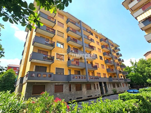 appartamento in vendita a Collegno in zona Leumann