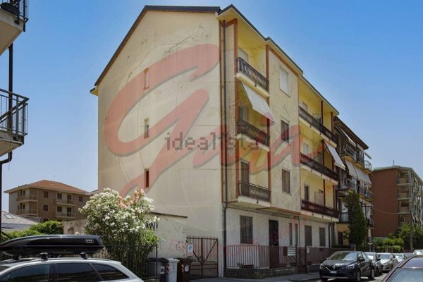 appartamento in vendita a Collegno in zona Leumann