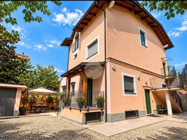 casa indipendente in vendita a Collegno