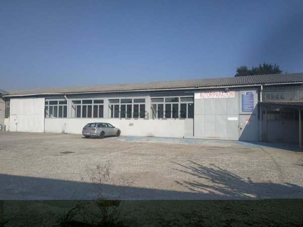 capannone in vendita a Collegno in zona Savonera