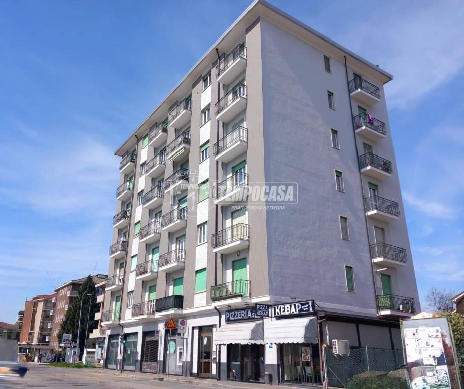appartamento in vendita a Collegno in zona Leumann