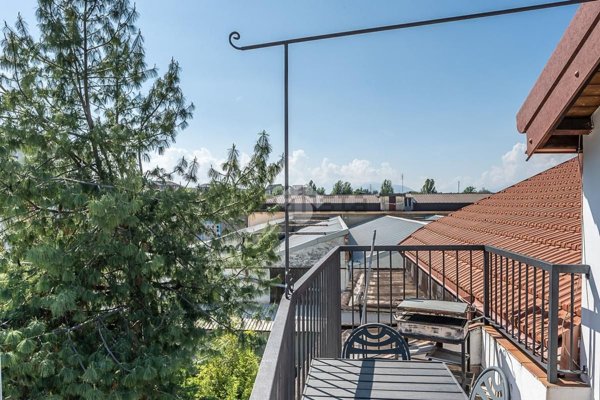 appartamento in vendita a Collegno in zona Leumann