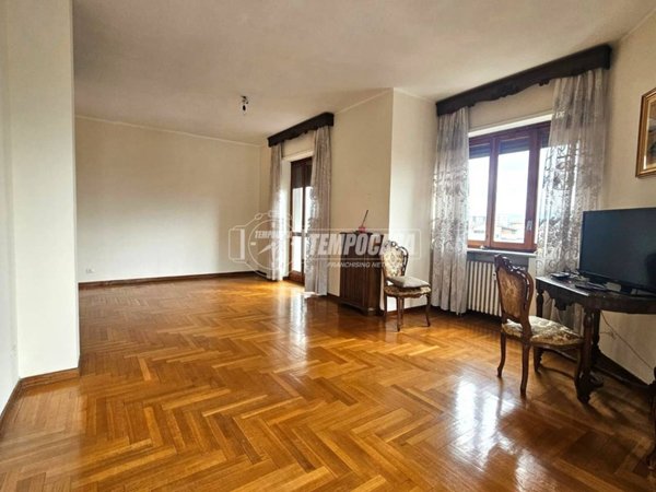 appartamento in vendita a Collegno in zona Leumann