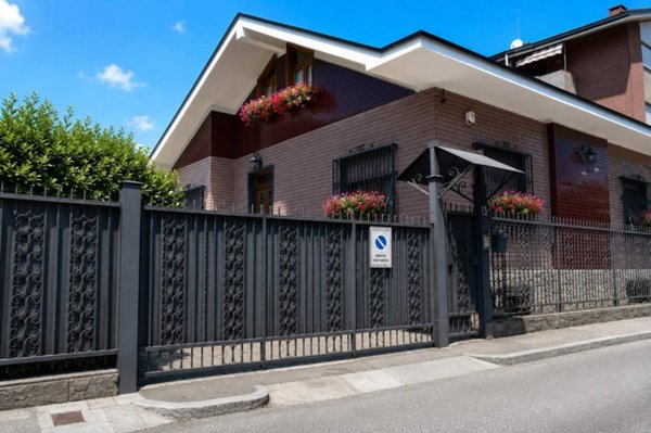 casa indipendente in vendita a Collegno in zona Leumann
