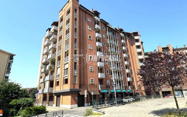 appartamento in vendita a Collegno in zona Leumann