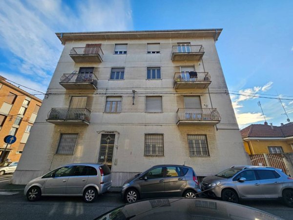 appartamento in vendita a Collegno in zona Leumann