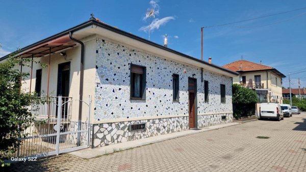 casa indipendente in vendita a Collegno