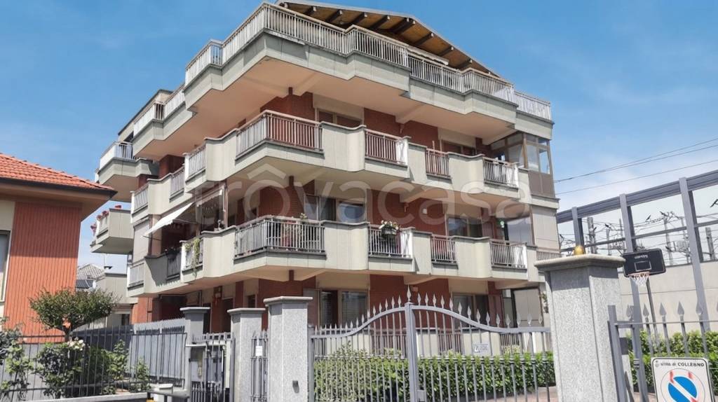 appartamento in vendita a Collegno in zona Leumann