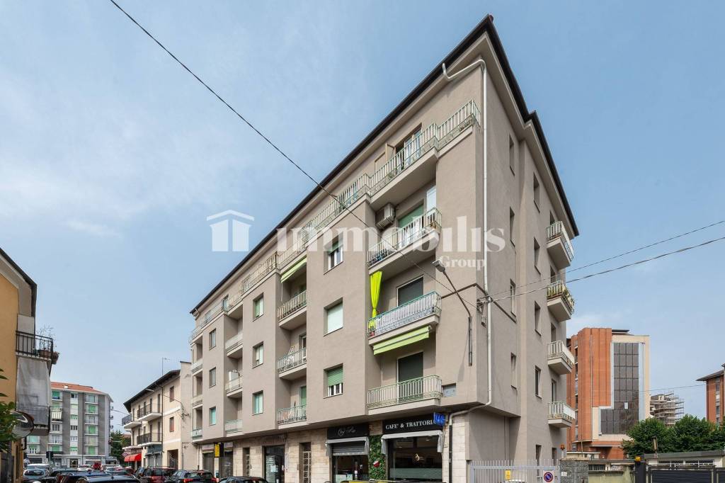 appartamento in vendita a Collegno in zona Leumann