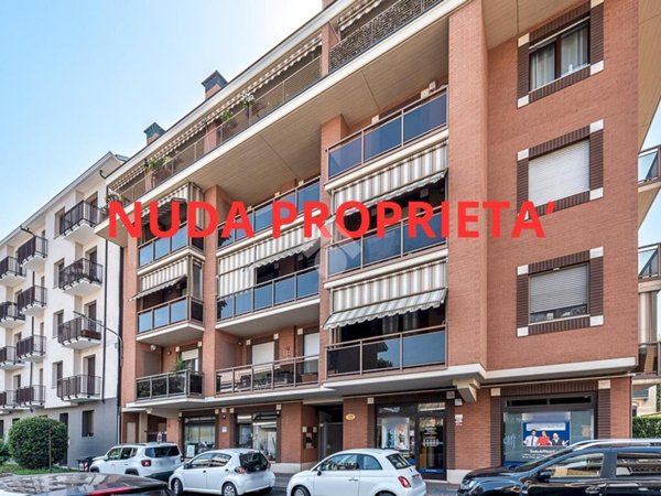 appartamento in vendita a Collegno in zona Leumann