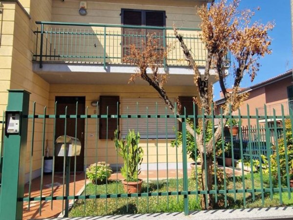 casa indipendente in vendita a Collegno in zona Leumann