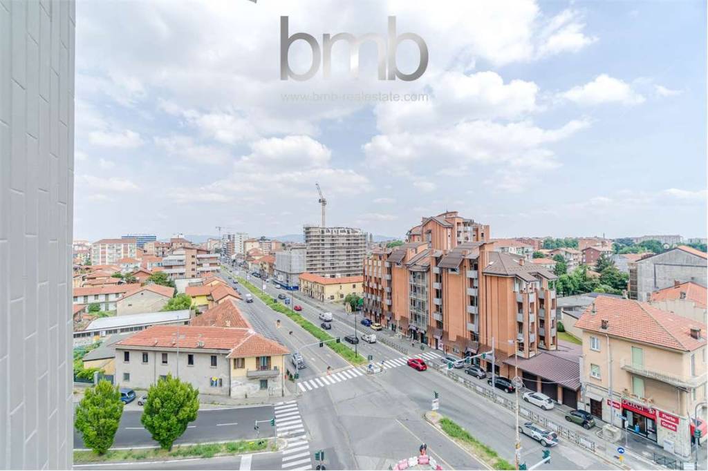 appartamento in vendita a Collegno in zona Leumann
