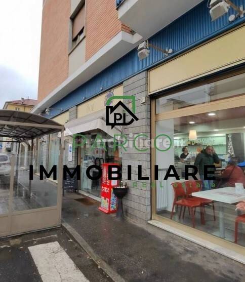 locale commerciale in vendita a Collegno in zona Leumann
