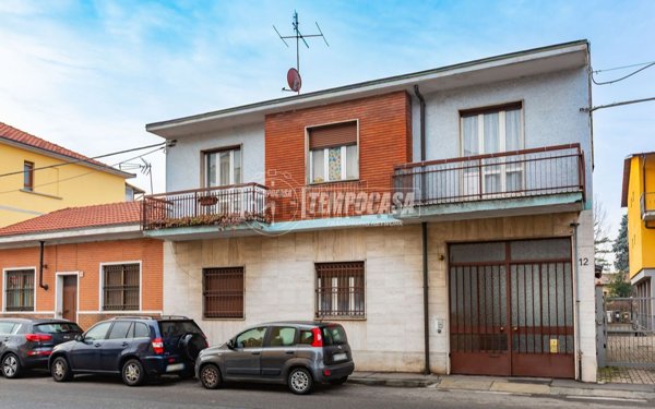 appartamento in vendita a Collegno in zona Leumann