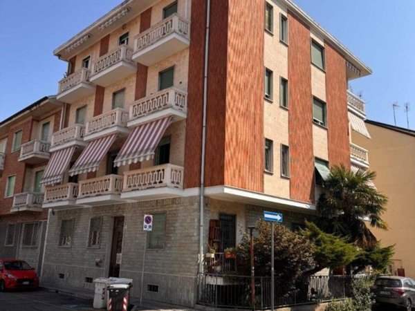 appartamento in vendita a Collegno in zona Leumann