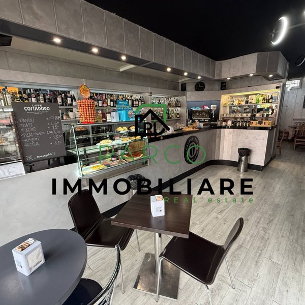 locale commerciale in vendita a Collegno in zona Leumann