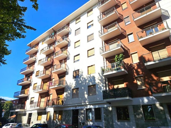 appartamento in vendita a Collegno in zona Leumann