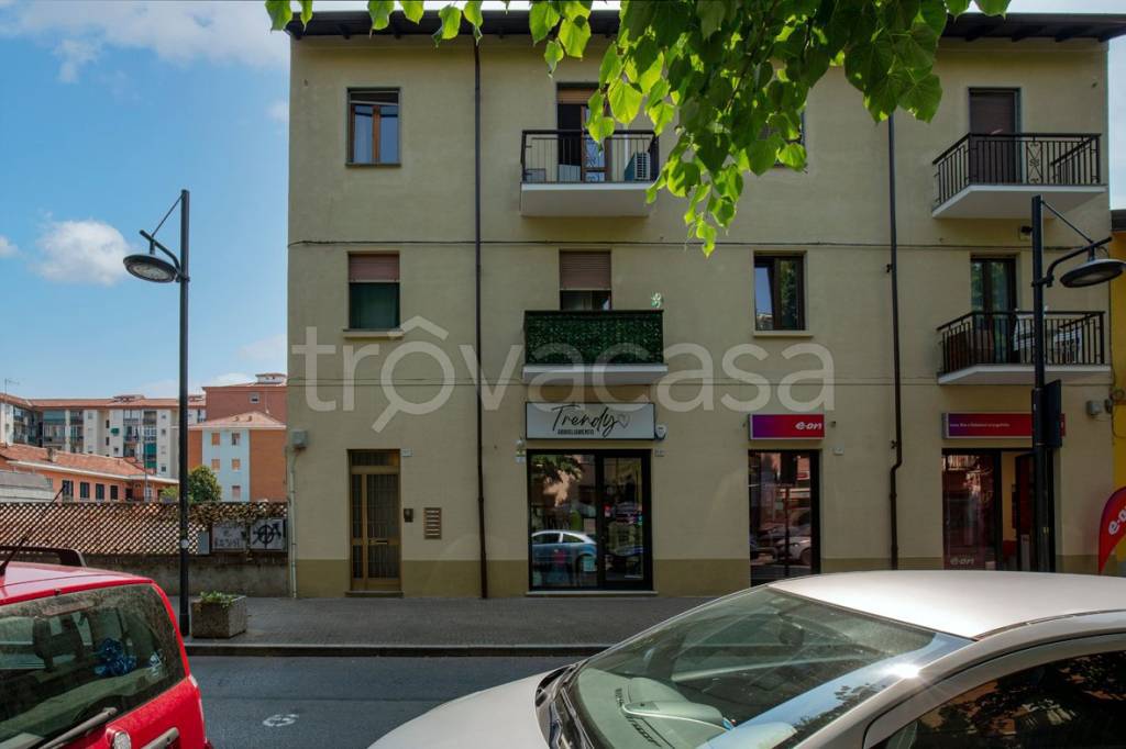 appartamento in vendita a Collegno in zona Leumann