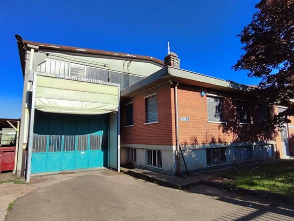locale commerciale in vendita a Collegno in zona Savonera