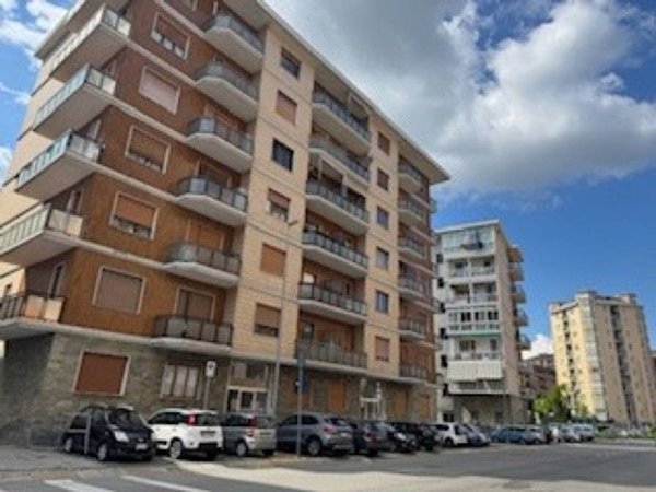 appartamento in vendita a Collegno in zona Leumann