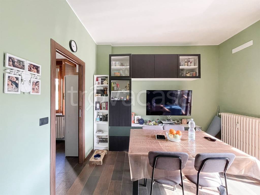 appartamento in vendita a Collegno in zona Leumann