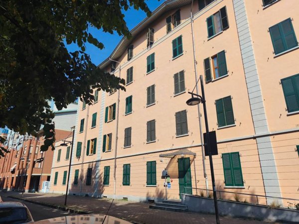 appartamento in vendita a Collegno in zona Leumann