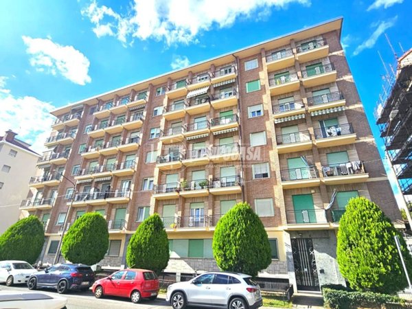 appartamento in vendita a Collegno in zona Leumann