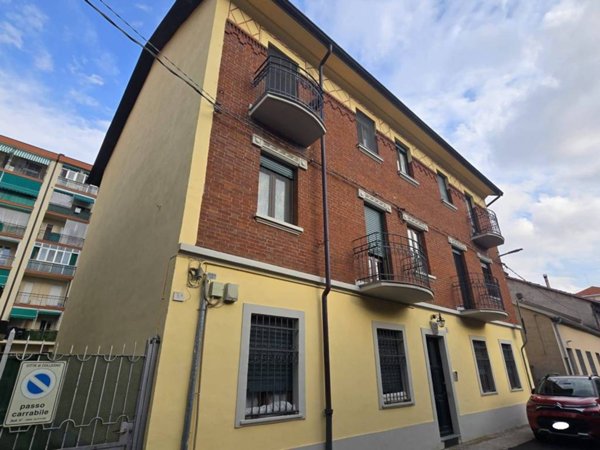 appartamento in vendita a Collegno in zona Leumann