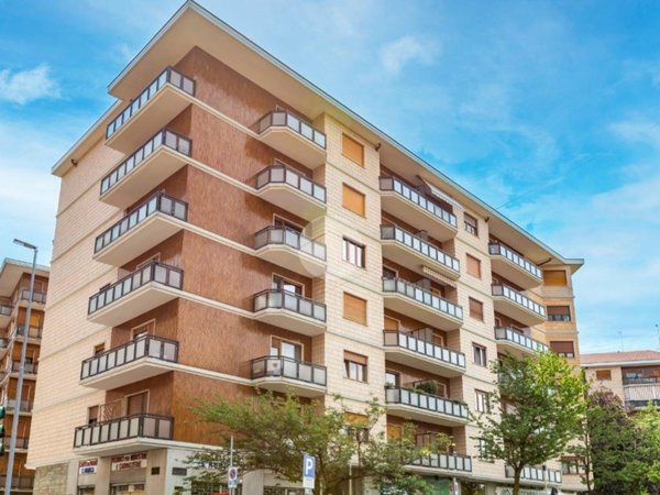 appartamento in vendita a Collegno in zona Leumann
