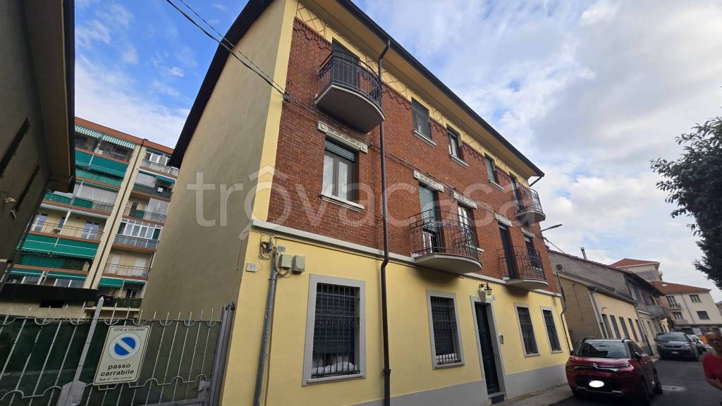 appartamento in vendita a Collegno in zona Leumann