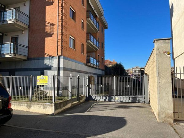 box auto in vendita a Collegno in zona Leumann